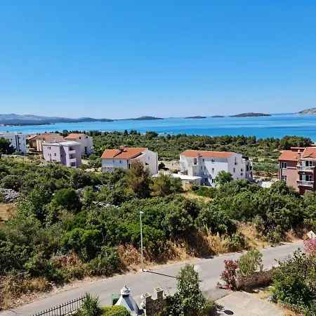 Апартаменты Luka With Balcony, Sea View And Free Parking *