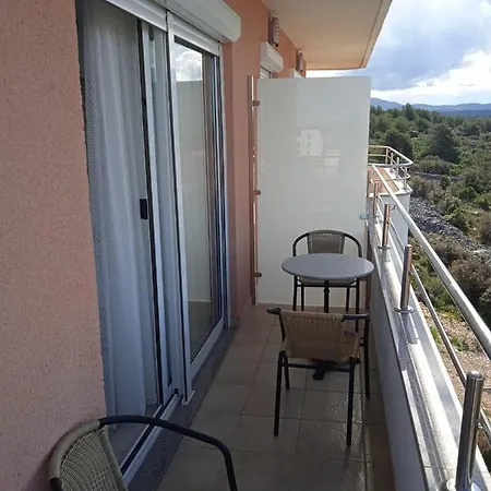 Luka With Balcony, Sea View And Free Parking Appartamento
