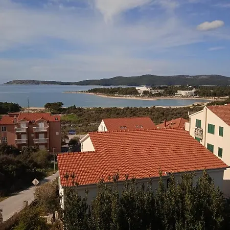 Luka With Balcony, Sea View And Free Parking *