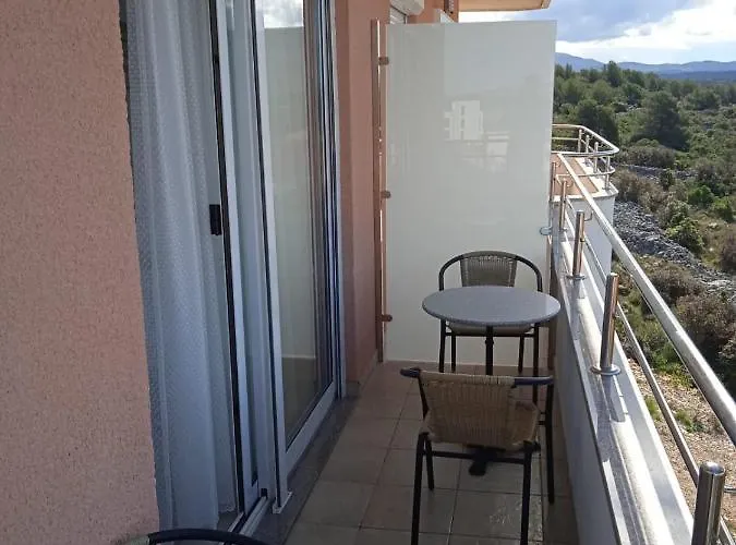 Luka With Balcony, Sea View And Free Parking Appartement