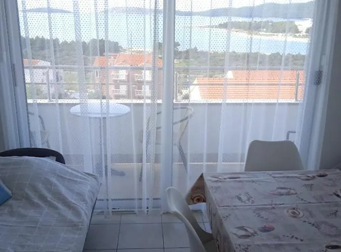 Luka With Balcony, Sea View And Free Parking Appartement Šibenik