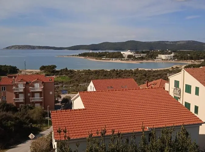 Luka With Balcony, Sea View And Free Parking *